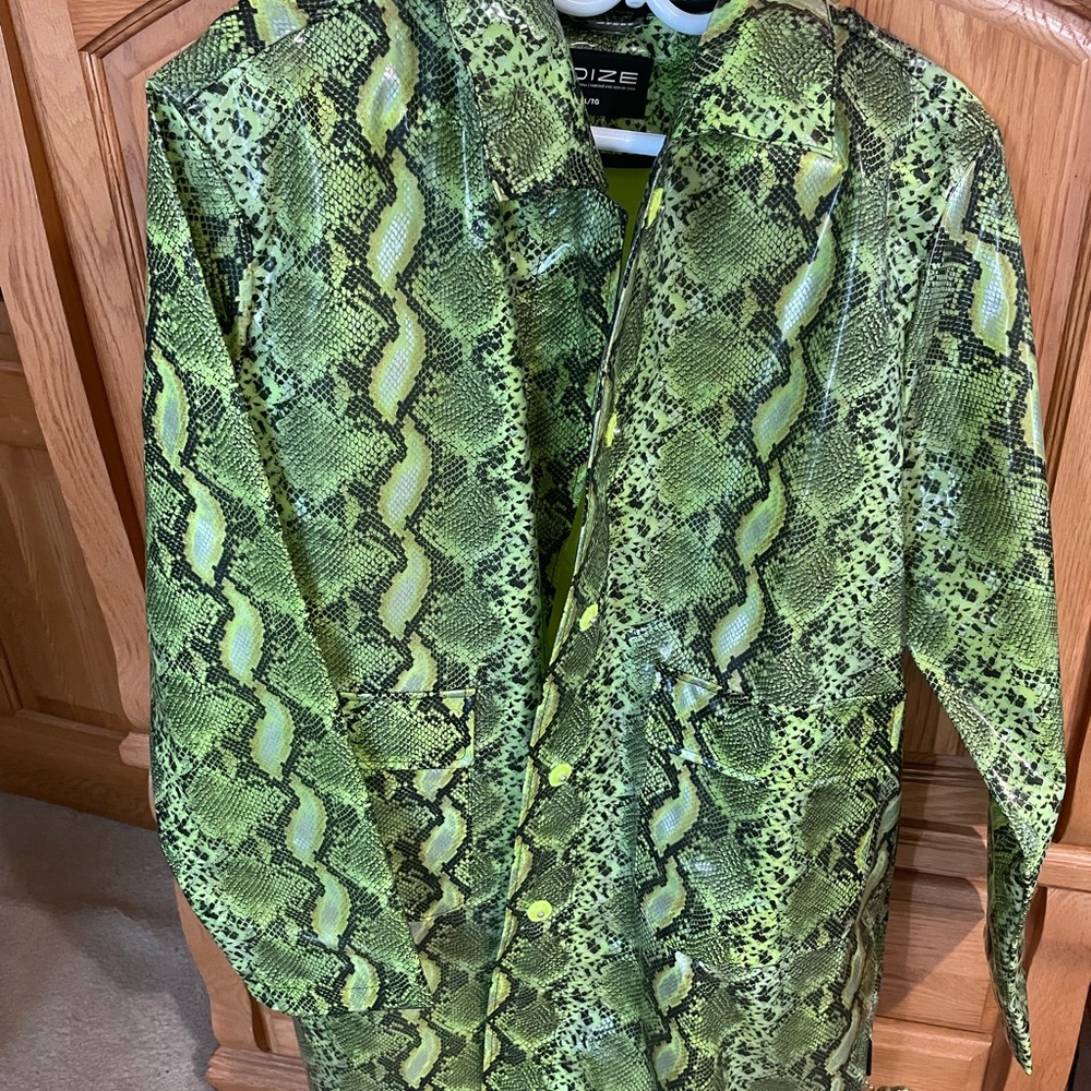 NWOT Noize Vibrant Snake Print Rain Jacket